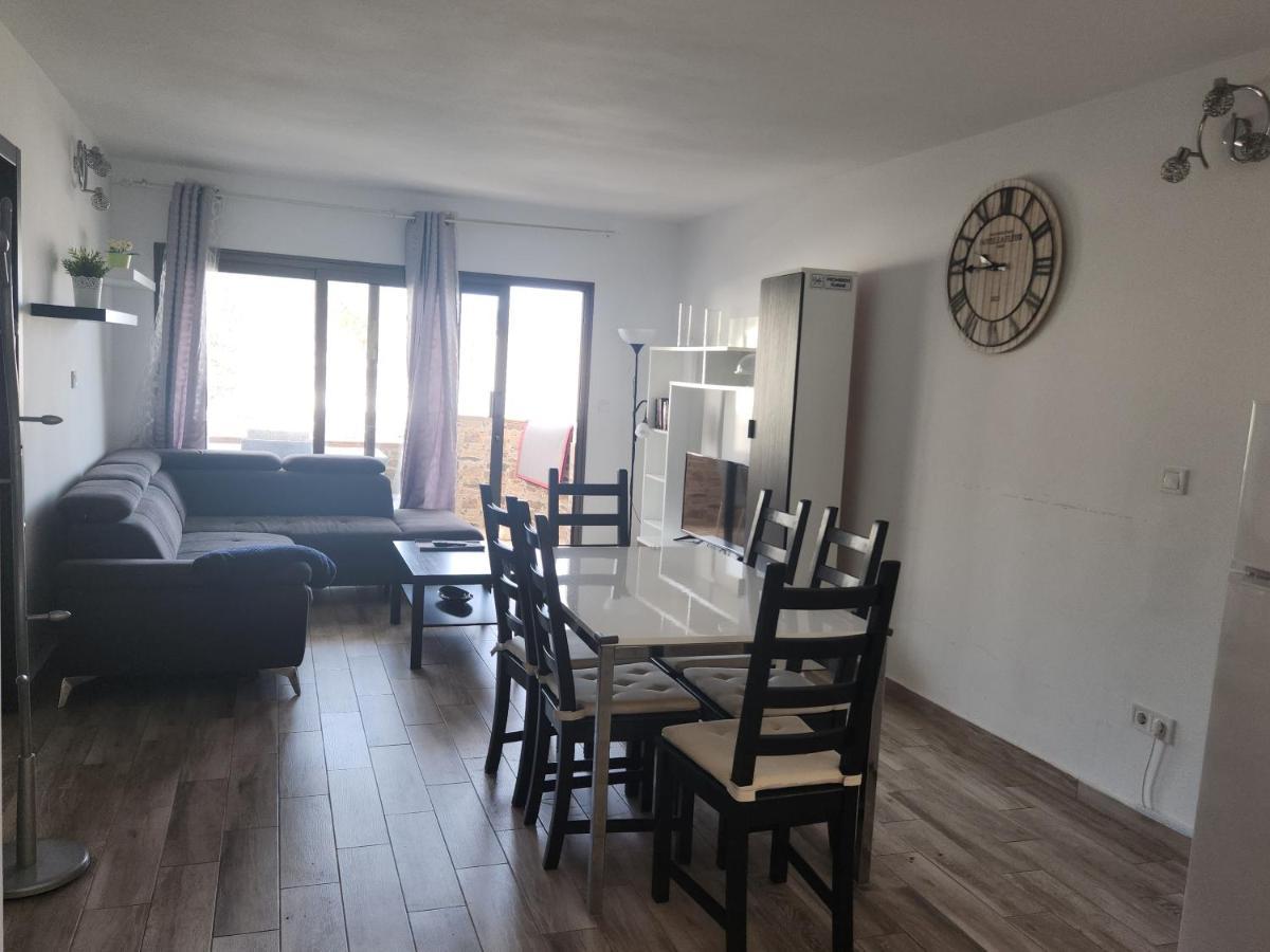 Modern Ground Floor Apartment , A Few Steps From The Beach โมกัน ภายนอก รูปภาพ