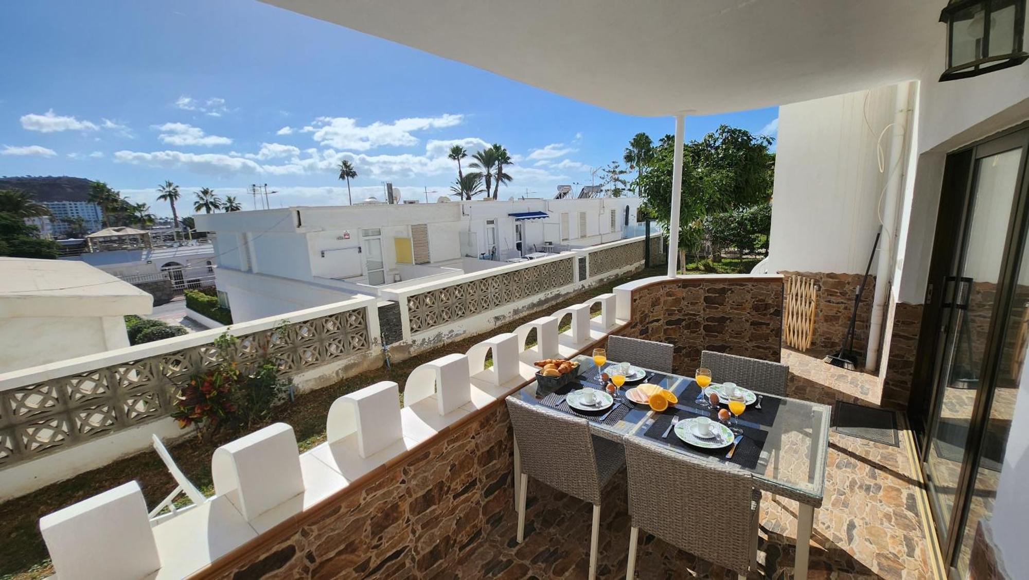 Modern Ground Floor Apartment , A Few Steps From The Beach โมกัน ภายนอก รูปภาพ